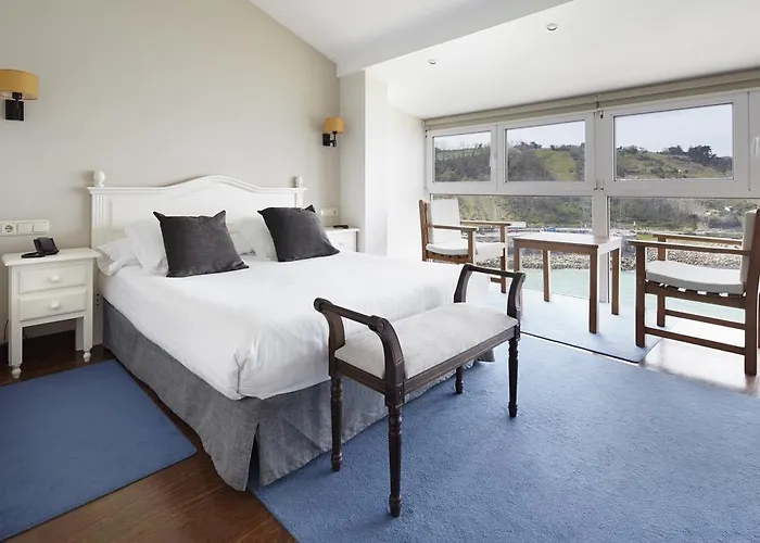 Hotel Saiaz Hotela Getaria